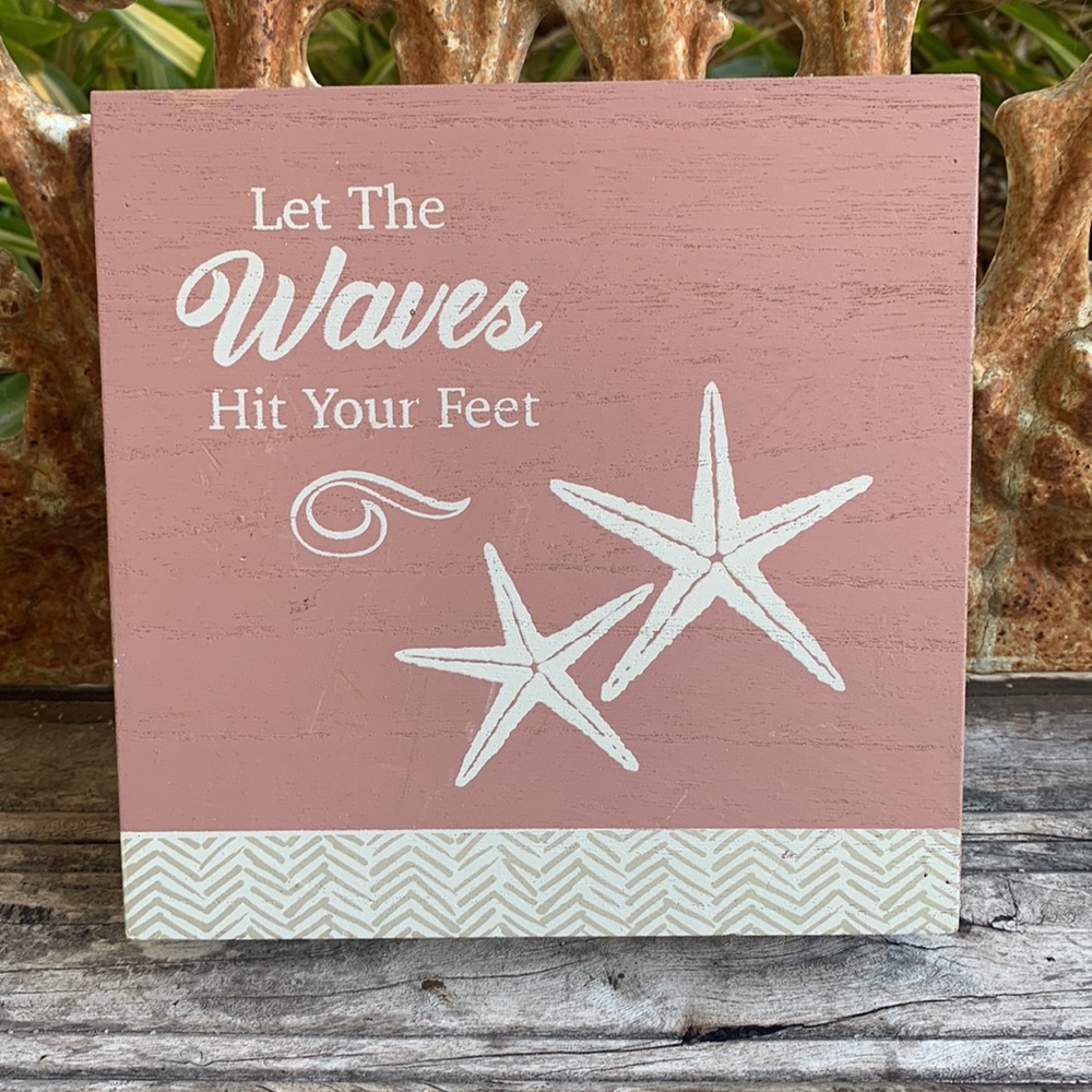 Beach Themed Wooden Decor - Picture 8 of 8